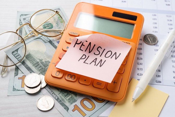 how does a pension calculator work